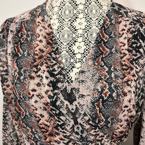 Chic Multicolor Patterned Dress - Picture 4 of 15